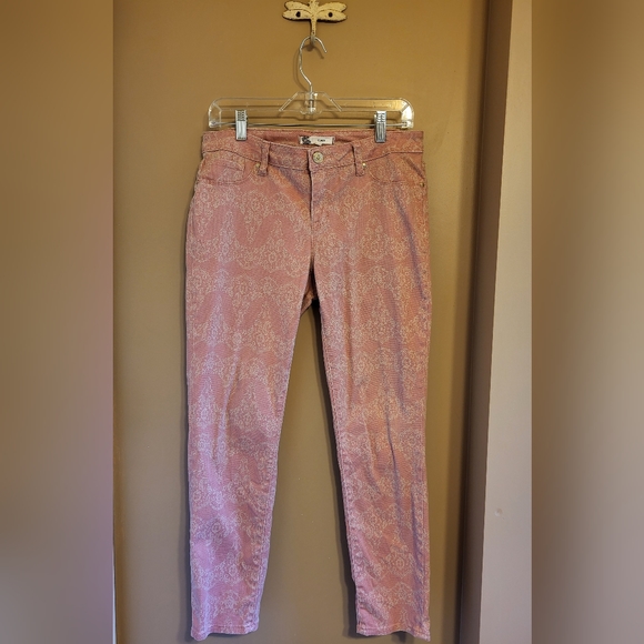 RW&CO. Clara ankle pants size 30. Dusty pink with neutral tone lace print. - Picture 1 of 5